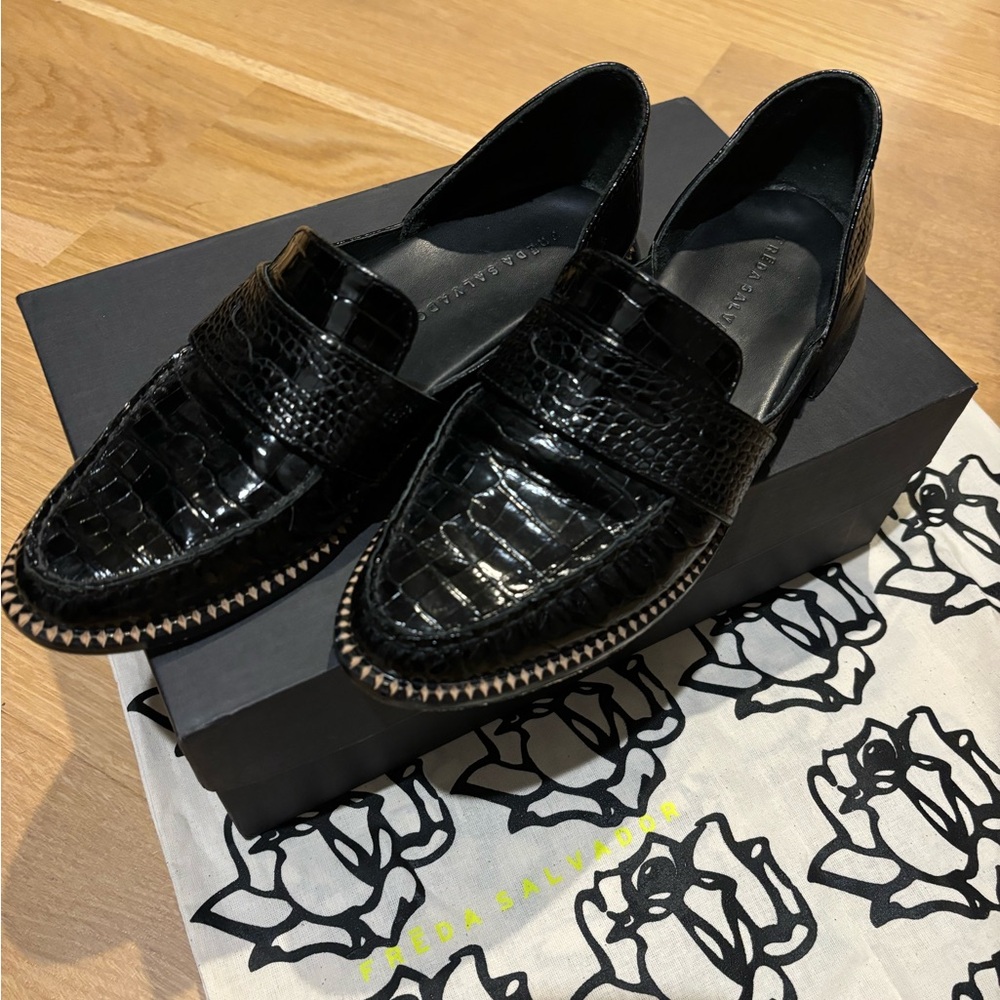Freda Salvador Tash D’Orsay Loafer (7.5)